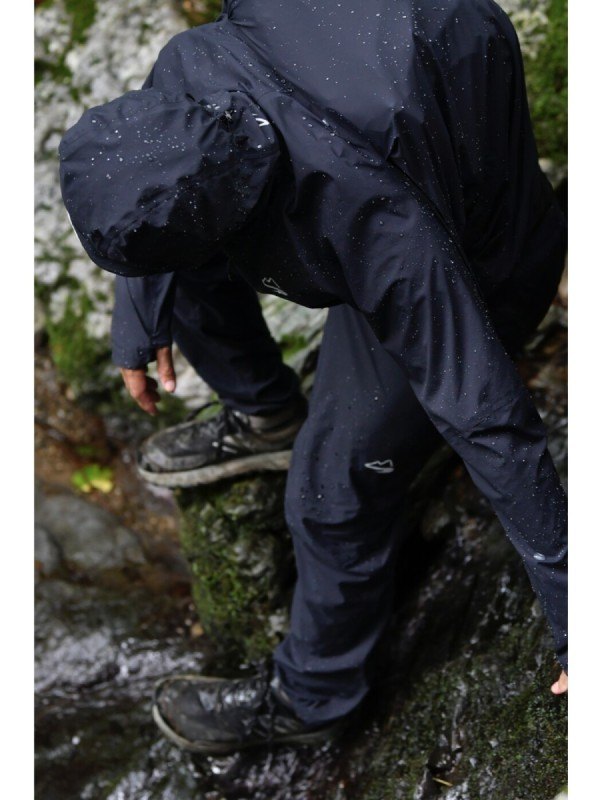 Up-Swing Rain Hoody #グラファイトブラック｜milestone