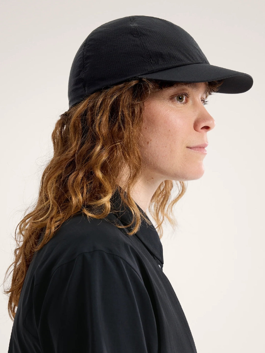 Sinsola Cinch Cap #Black [X00001018201]｜ARC'TERYX – moderate