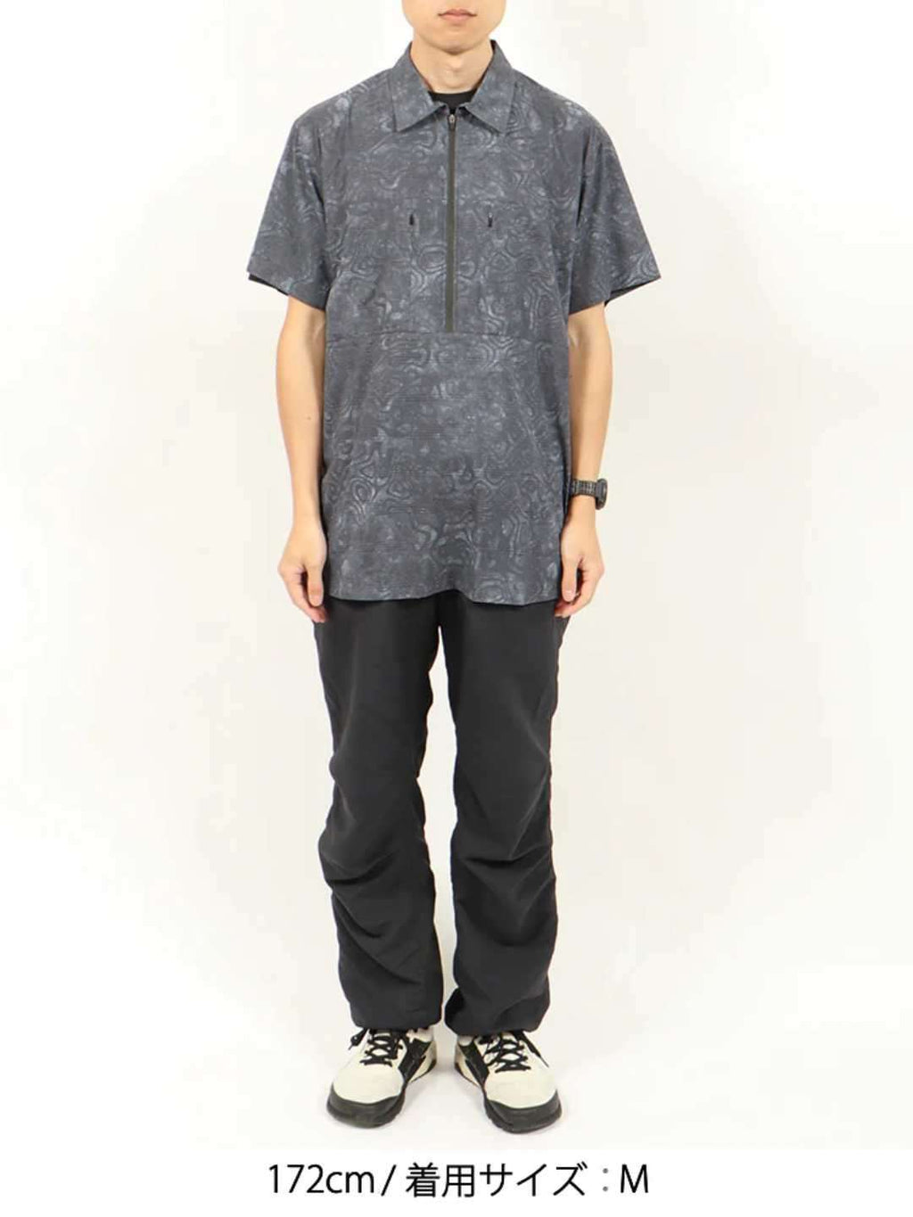 TRIPLE CROWN ZIP DOWN SHORT SLEEVE #ABSTRACT BLACK TOPO [TC’BD-USS]｜Jolly Gear