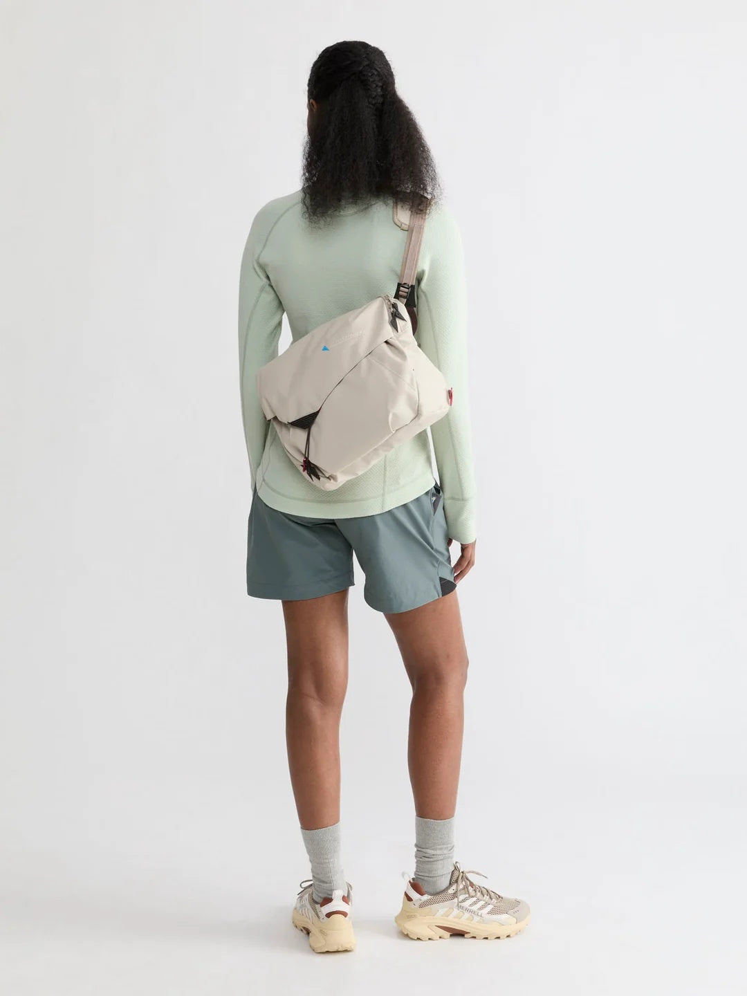 Gaut Messenger Bag 8L #Silver Creme [40460U21]｜Klattermusen