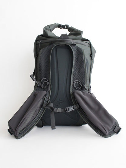 *Pending for photo shoot* Scrambling Pack #Black [TBB4-030199] | Teton Bros.