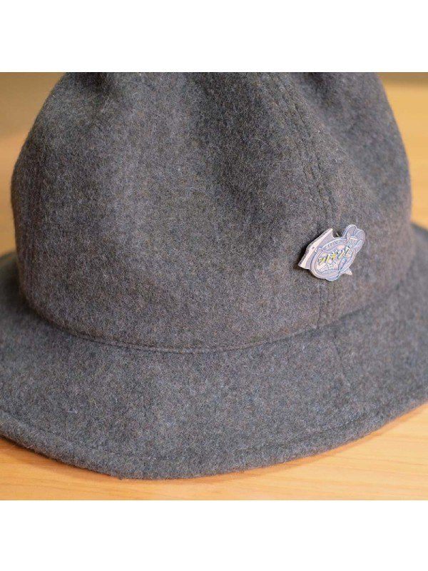 山バッジ 名もない低山 [049003]｜AXESQUIN