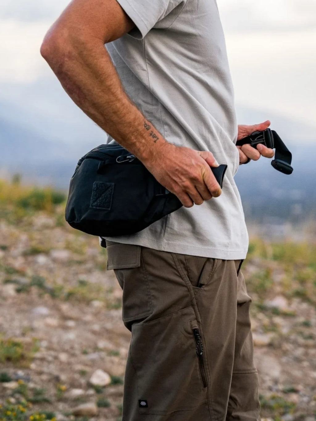 MOUNTAIN HIP PACK 3.5L #Solution Dyed Black [MHP3.5]｜EVERGOODS