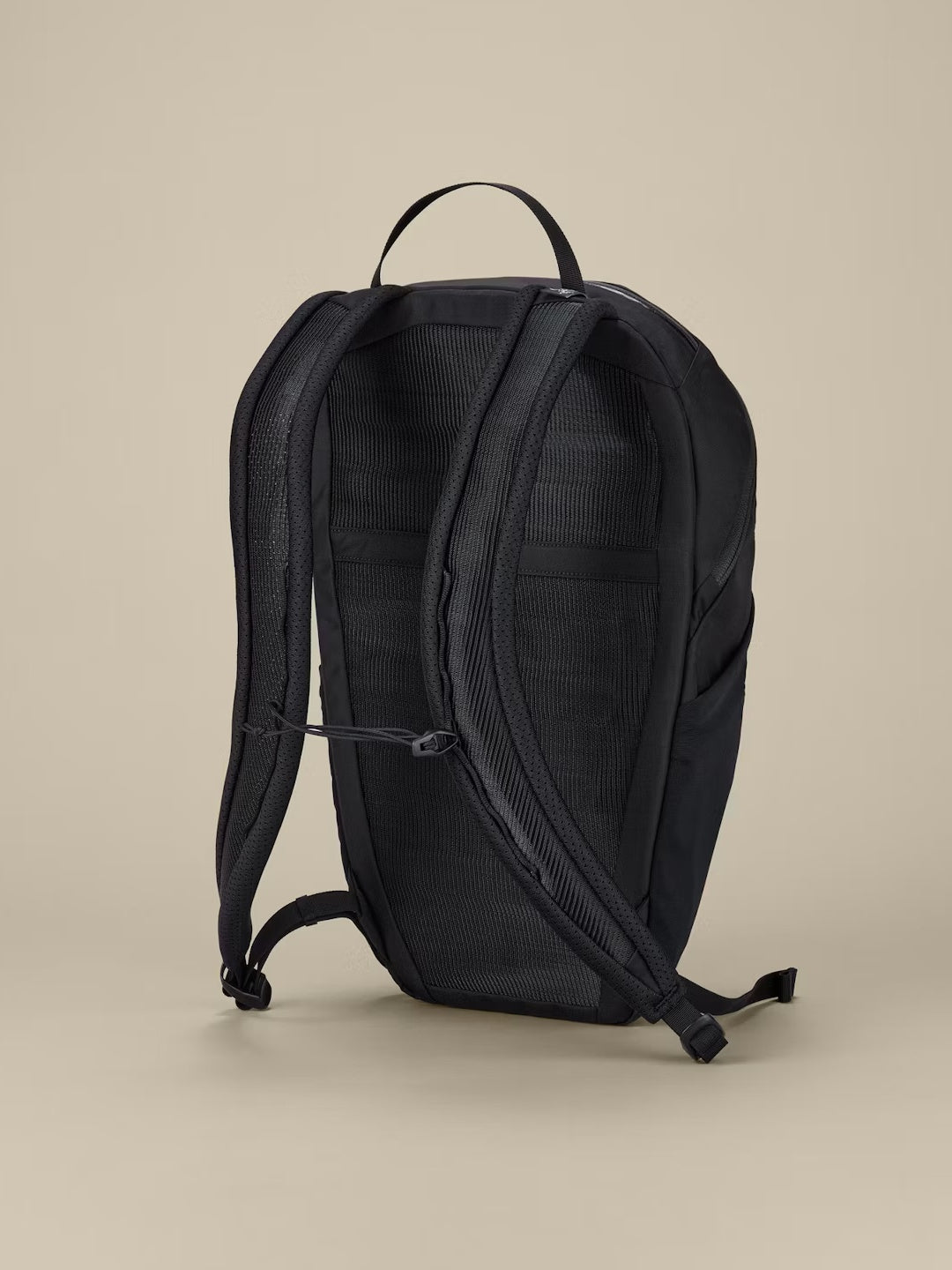 Axios 10 Backpack #Black [X00001070702]｜ARC'TERYX