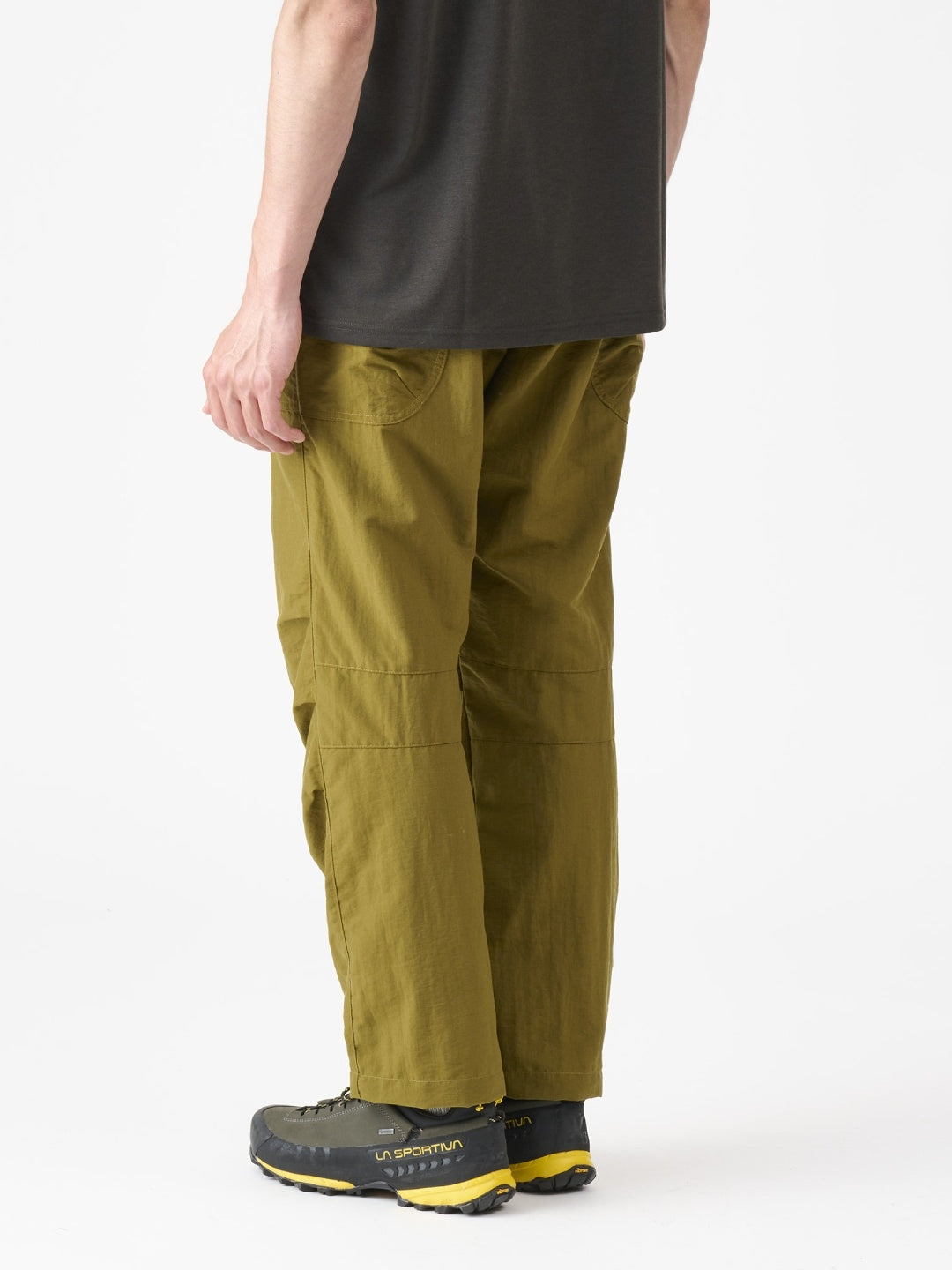 タッサーナイロンのルーズパンツ #ウグイスチャ [22047]｜AXESQUIN