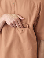 シアサッカーの半袖プルオーバーシャツ #レンガイロ [21117]｜AXESQUIN