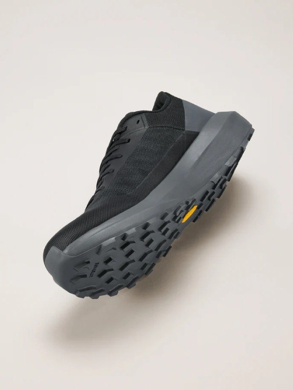 NORVAN LD 4 M #Black/Cloud [L08226800]｜ARC'TERYX