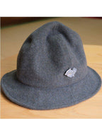 山バッジ 名もない低山 [049003]｜AXESQUIN