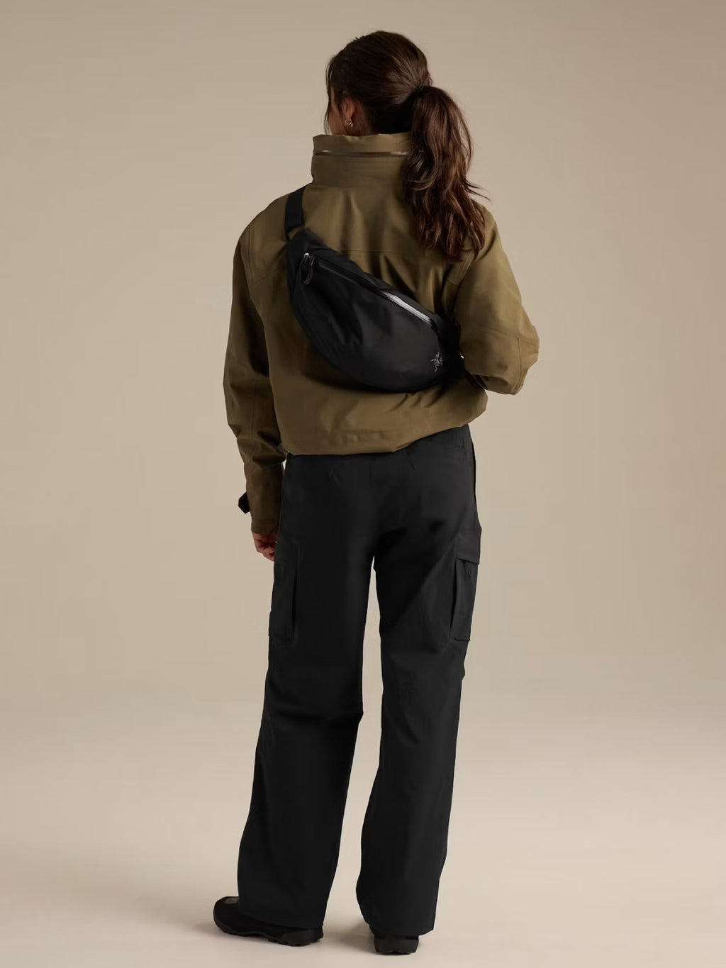 Axios 4 Crossbody #Black [X00001070902]｜ARC'TERYX
