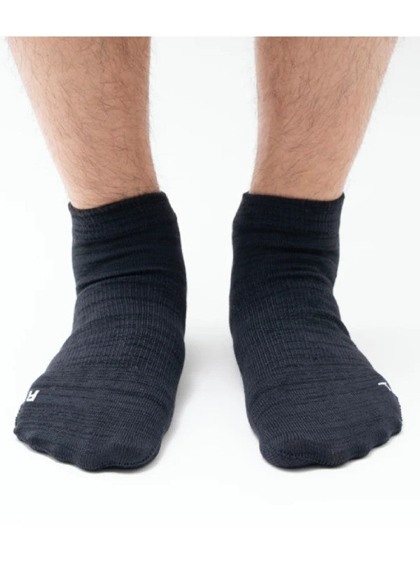 Natural Shape Mini Crew Axio Wool #Black [YUB233-020025-BLK]｜YUBI SOCKS