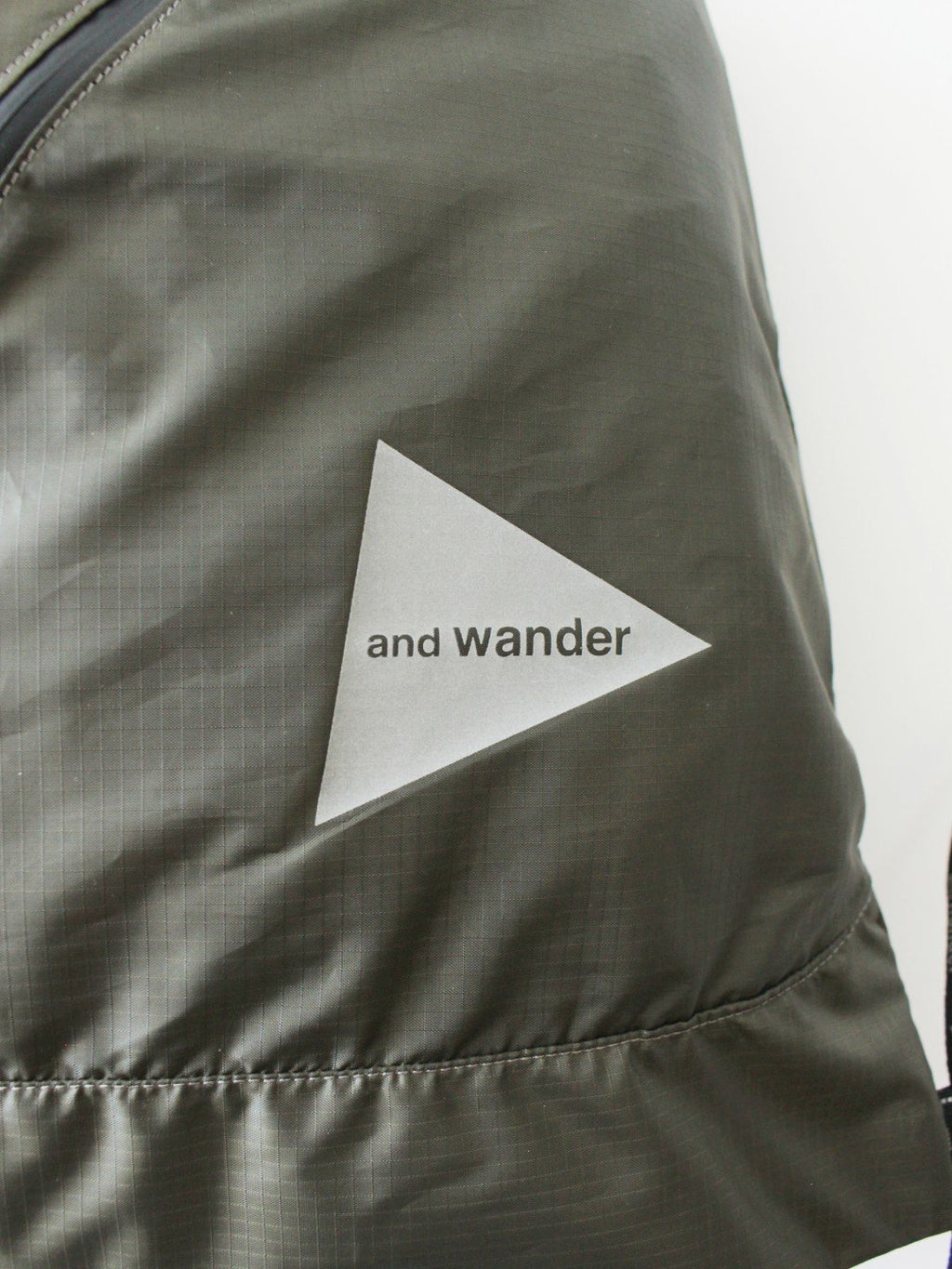 crispy rip drawstring bag #khaki [6985160]｜and wander