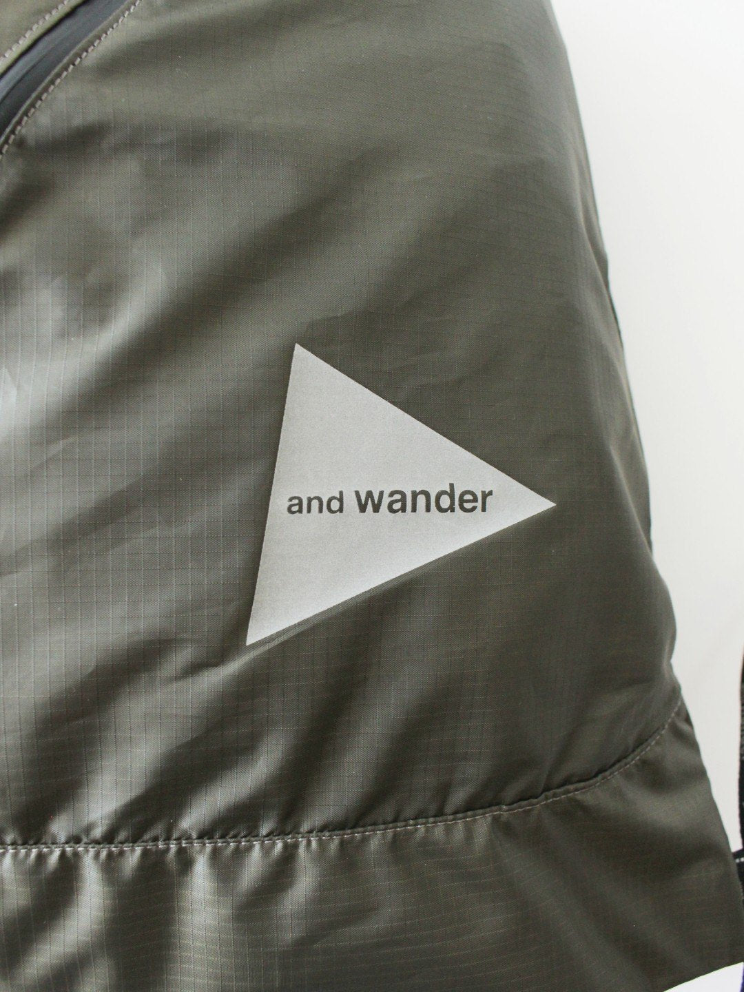 crispy rip drawstring bag #khaki [6985160]｜and wander