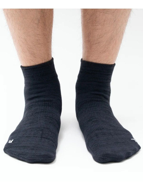 Natural Shape Quarter Crew Axio Wool #Black [YUB233-021025-BLK]｜YUBI SOCKS