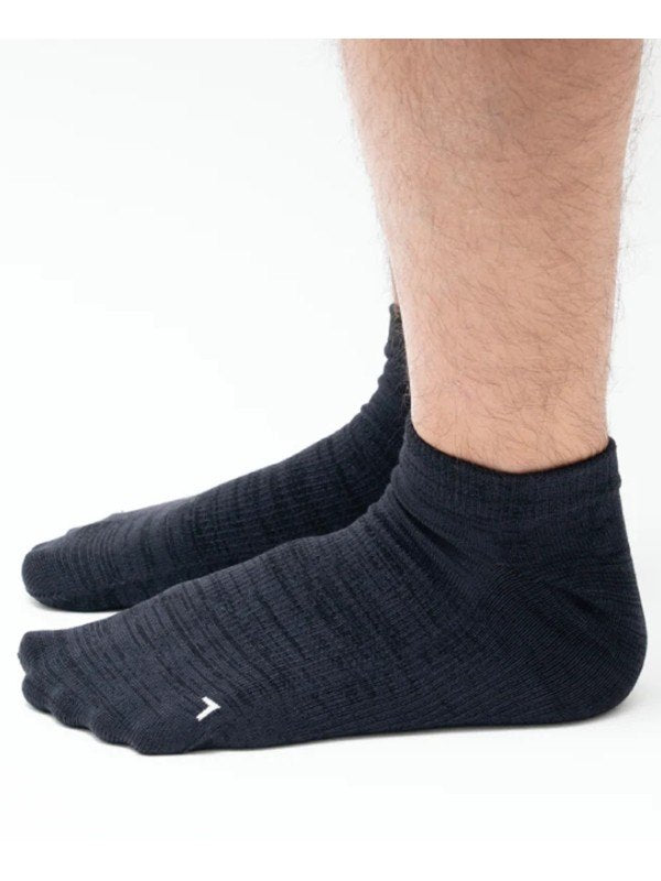 Natural Shape Mini Crew Axio Wool #Black [YUB233-020025-BLK]｜YUBI SOCKS