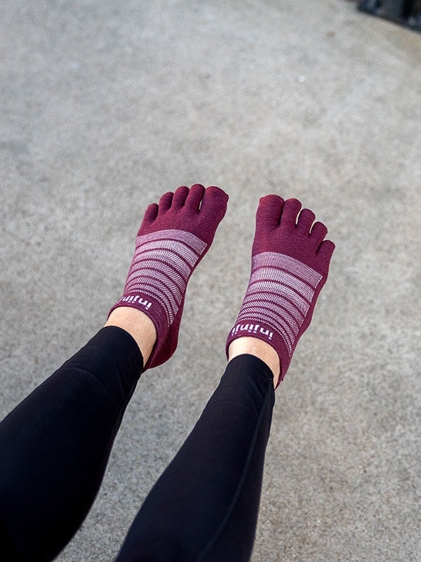 ラン ライトウェイト ノーショウ ウール #ガーネット [261610]｜injinji