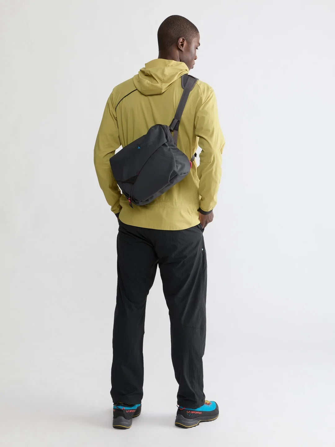 Gaut Messenger Bag 8L #Raven [40460U21]｜Klattermusen