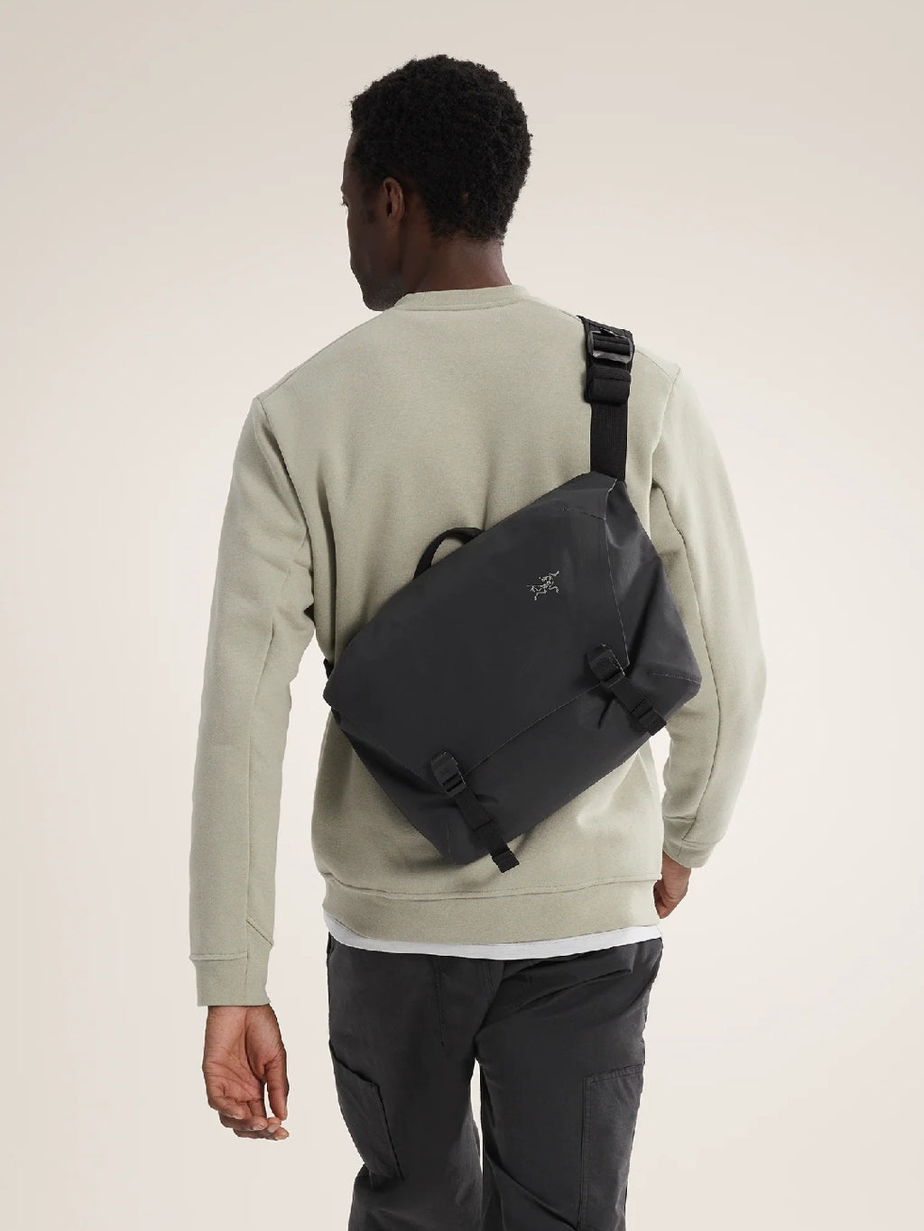 Granville 10 Courier Bag #Black [X00001038401]｜ARC'TERYX