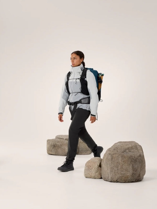 Women's Beta AR Jacket #Arctic Silk / Solitude [X00000986304]｜ARC'TERYX