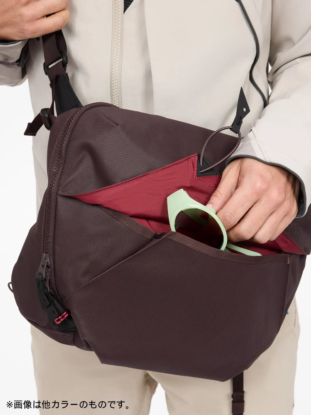Gaut Messenger Bag 8L #Raven [40460U21]｜Klattermusen