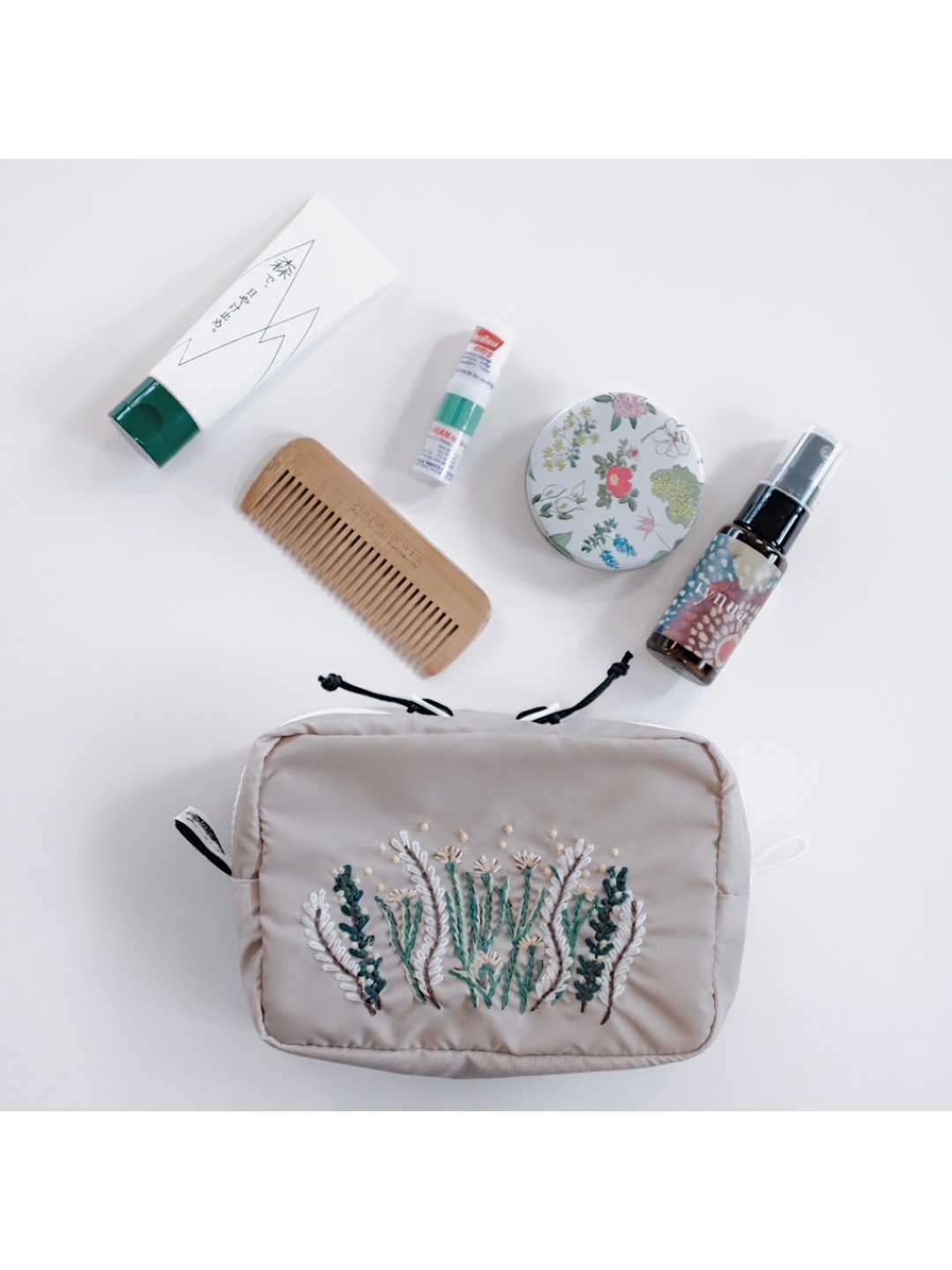 Rektan BRODERI #White｜Okara
