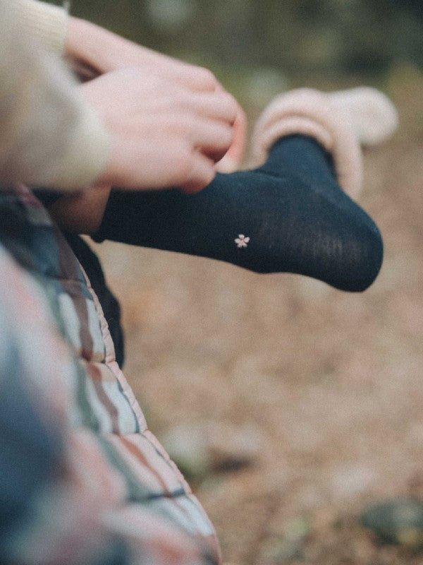 Hakusanfuuro baselyer socks #Black｜高山植物図鑑