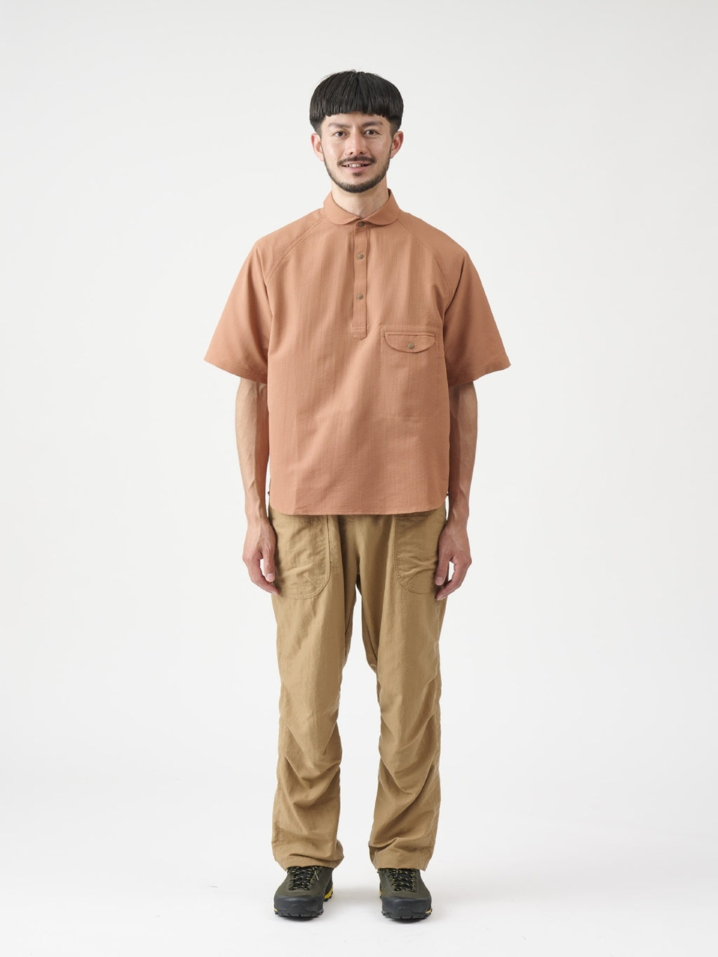 シアサッカーの半袖プルオーバーシャツ #レンガイロ [21117]｜AXESQUIN