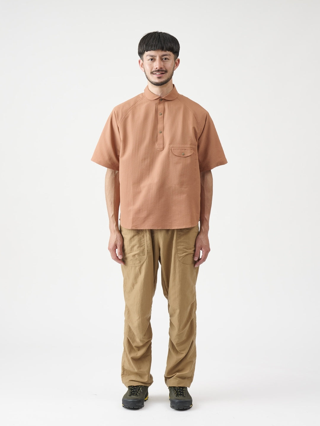 シアサッカーの半袖プルオーバーシャツ #レンガイロ [21117]｜AXESQUIN