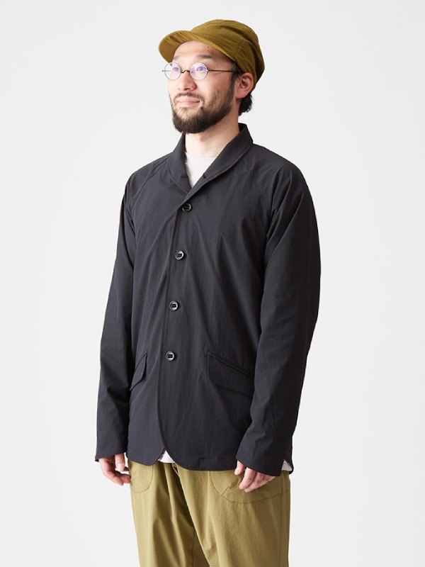 ソフトシェルのハイキングジャケット #スミイロ [021062]｜AXESQUIN